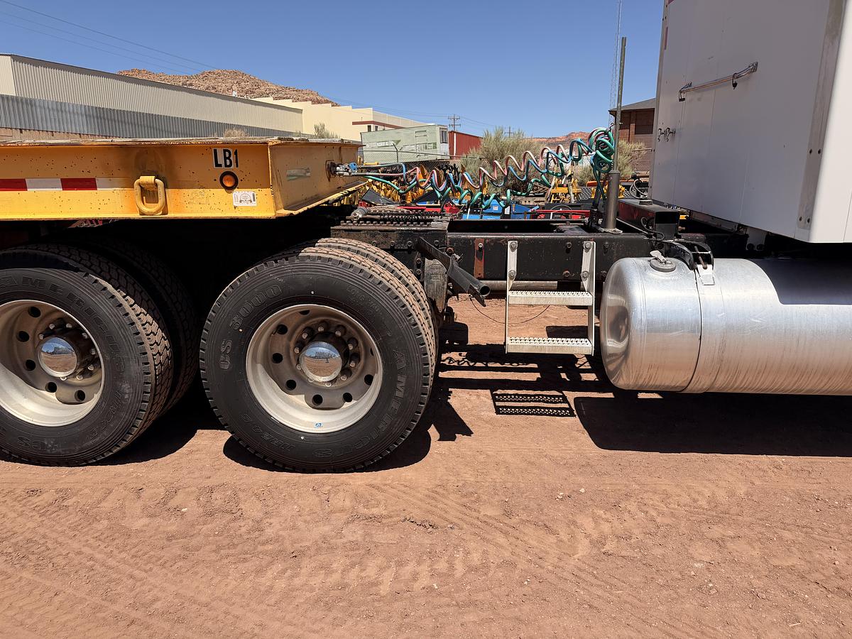 Used 1985 359 Peterbilt & 1997 Load King Equipment Trailer