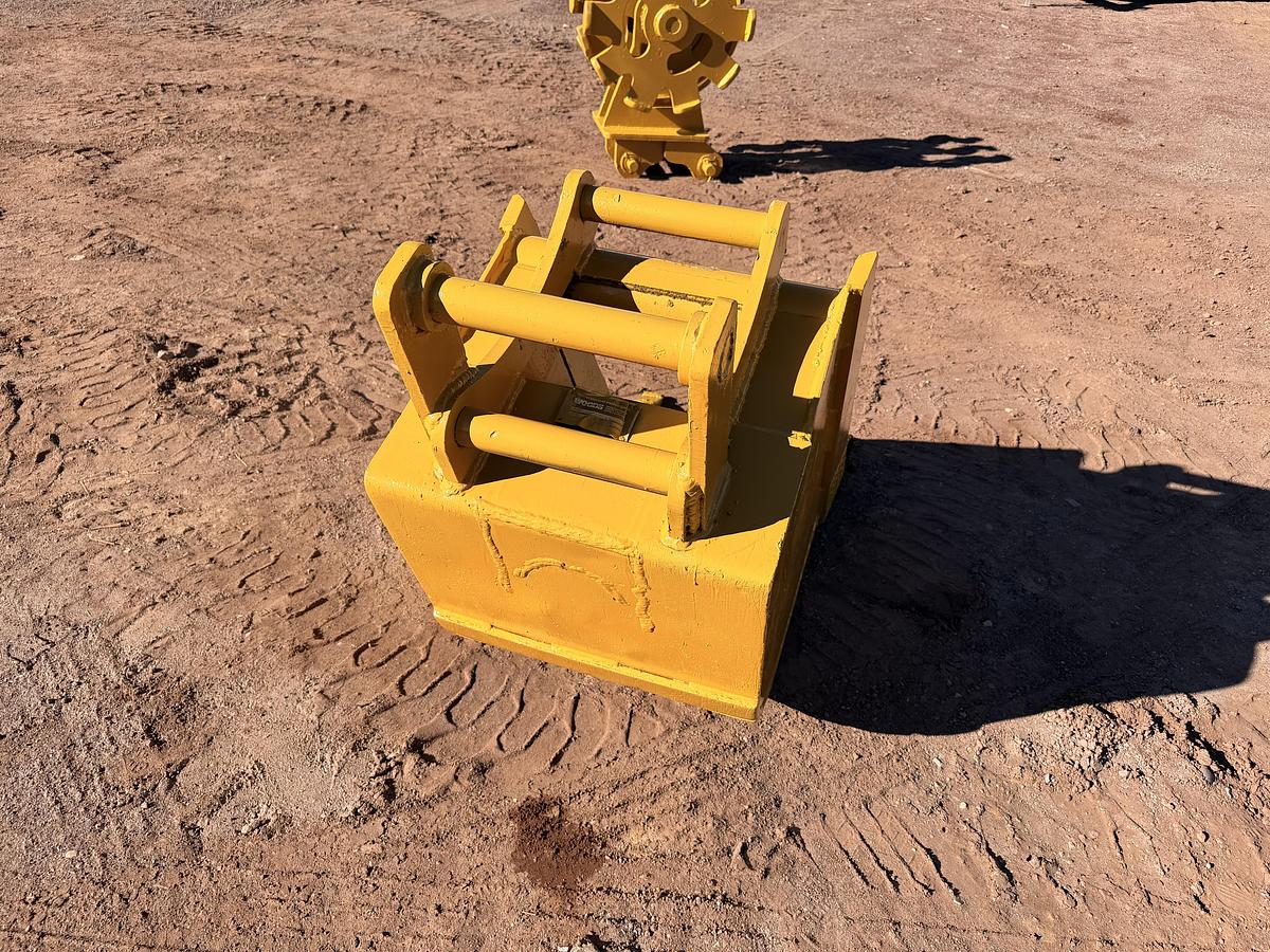 Used 24" Excavator Bucket
