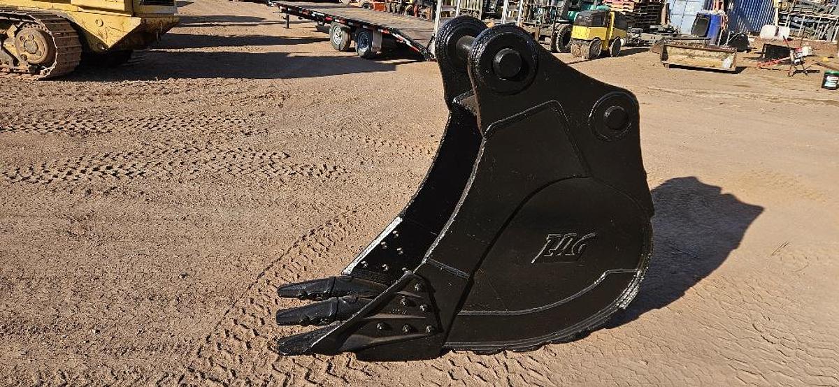 Used 24" Excavator Bucket
