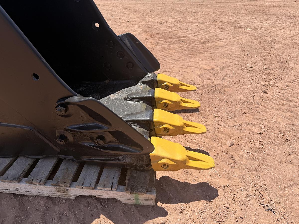 Used 36" CAT Excavator Bucket