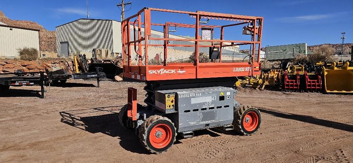 Used 2015 Sky Jack SJ6832 RET Scissor Lift