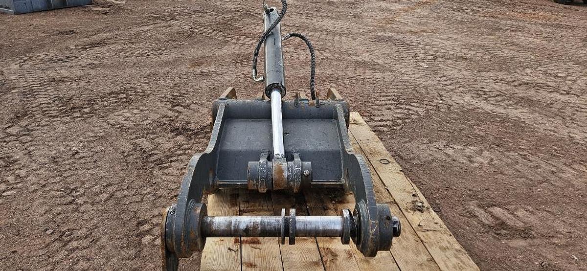 Used EXCAVATOR HYDRAULIC THUMB