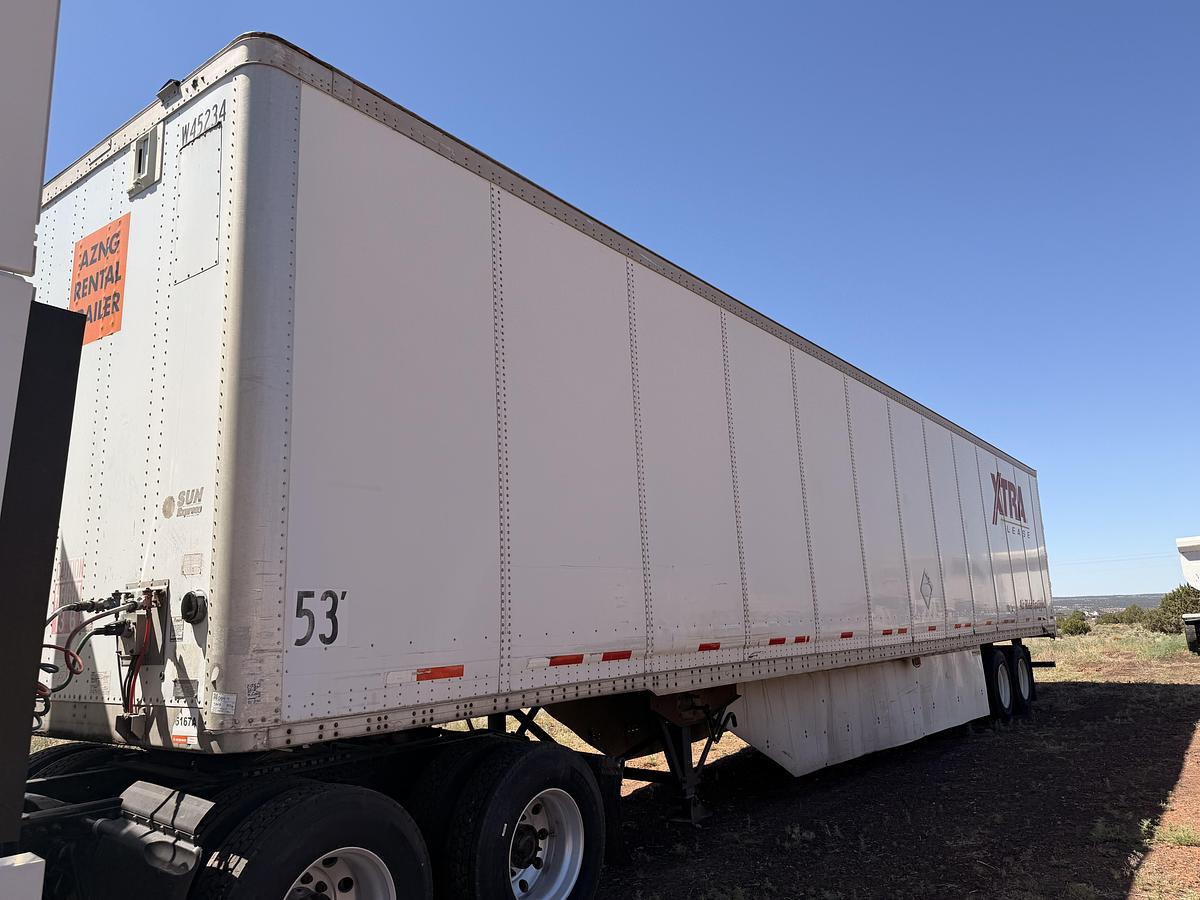 Used 2016 Freightliner Cascadia 125 Semi Truck and Van Trailer