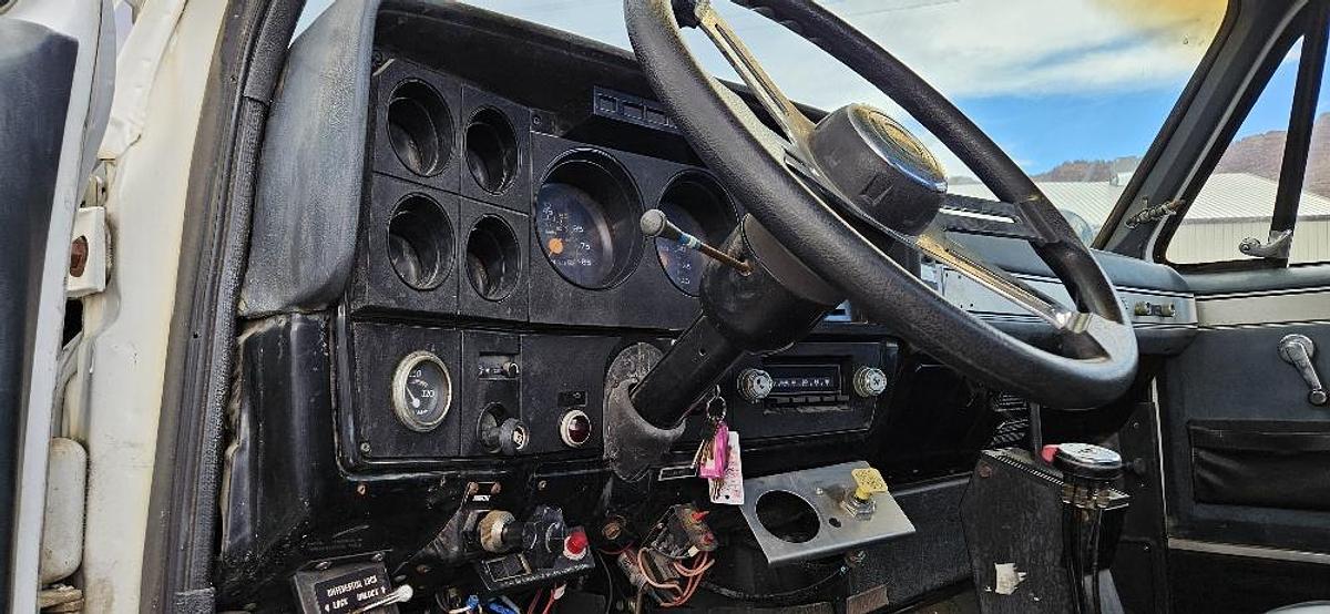 Used 1985 Kodiak 3,000 Gallon Water Truck