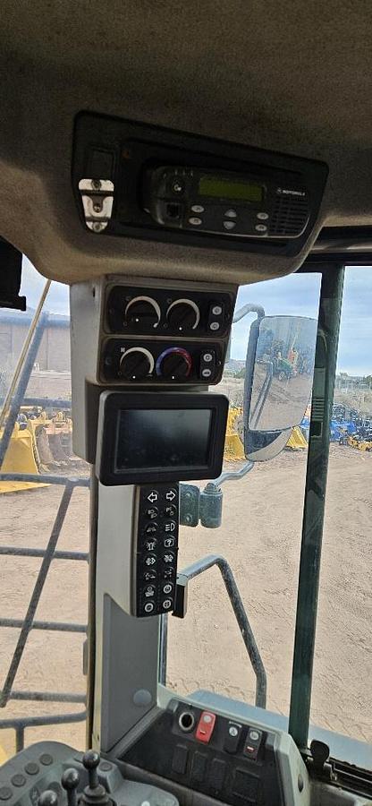 Used 2017 CAT 950M Loader