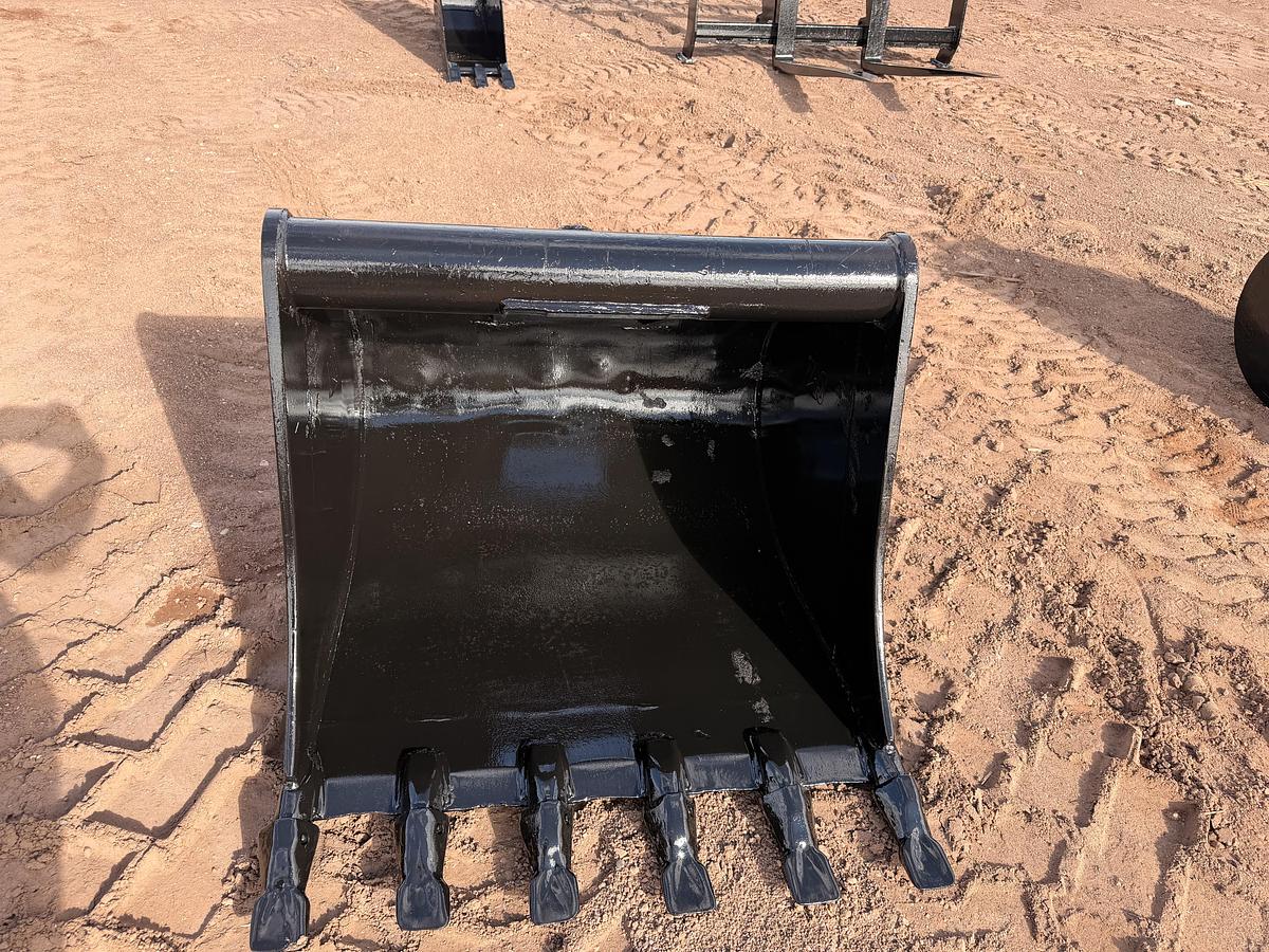 Used CAT Wain-Roy 36" Excavator Bucket