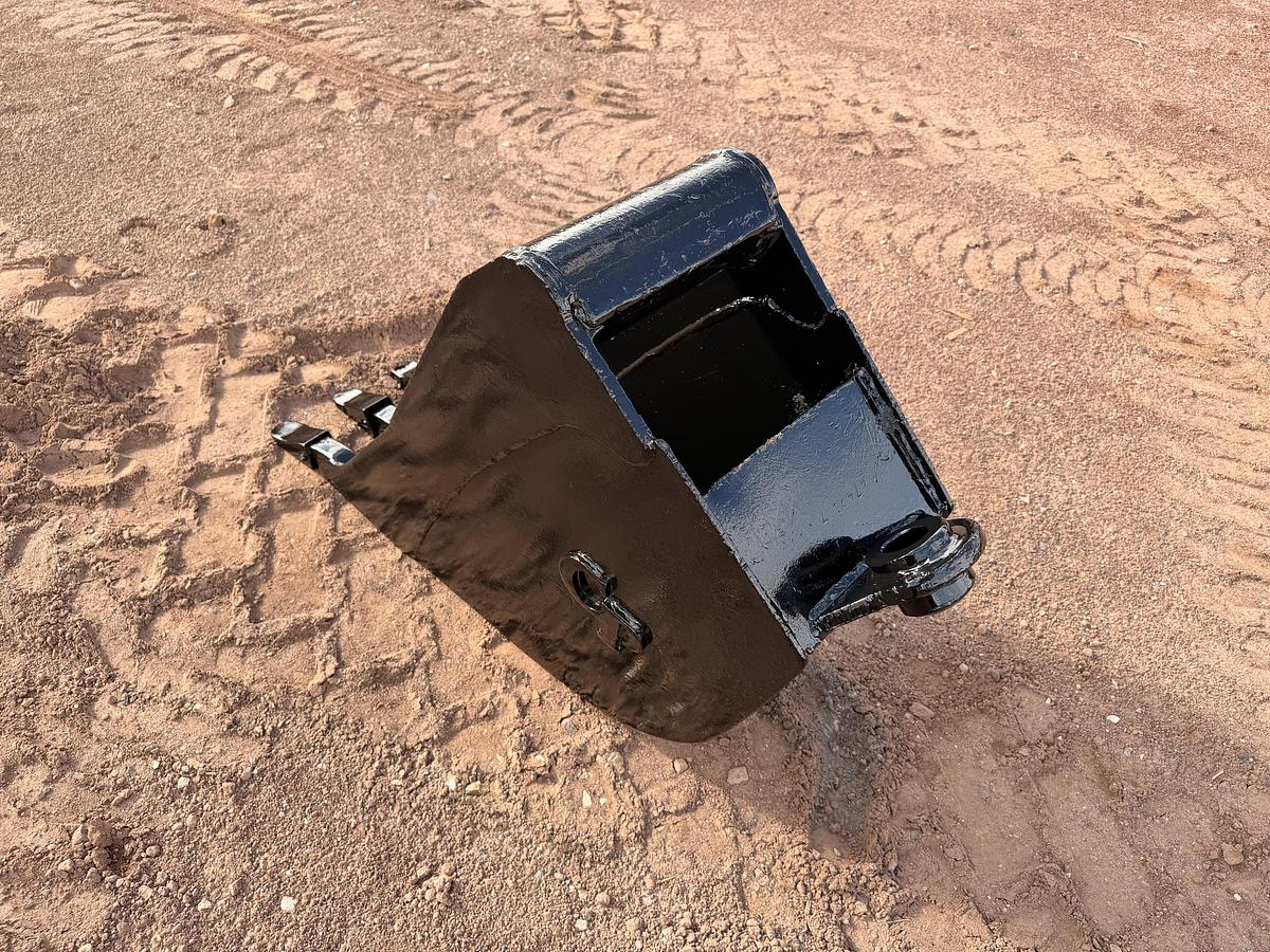 Used CP Wain-Roy 12" Bucket