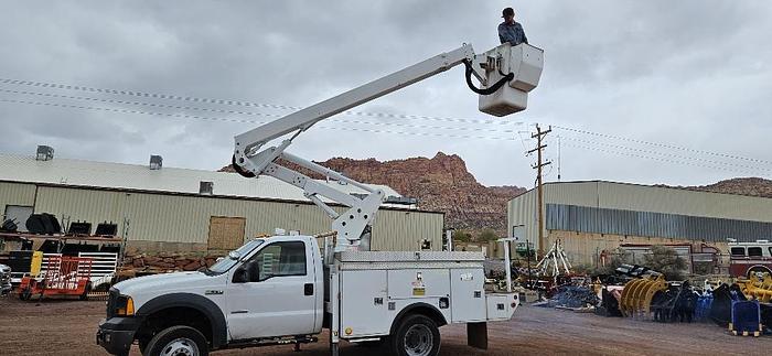 Used 2006 Ford Bucket Truck F550