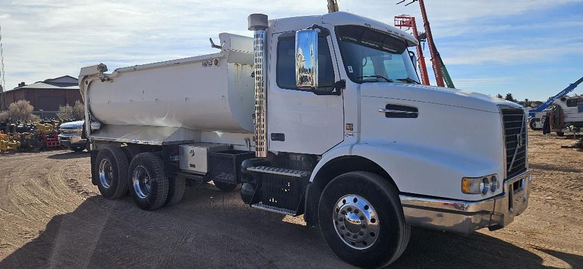 Used 2008 Volvo Dump Truck