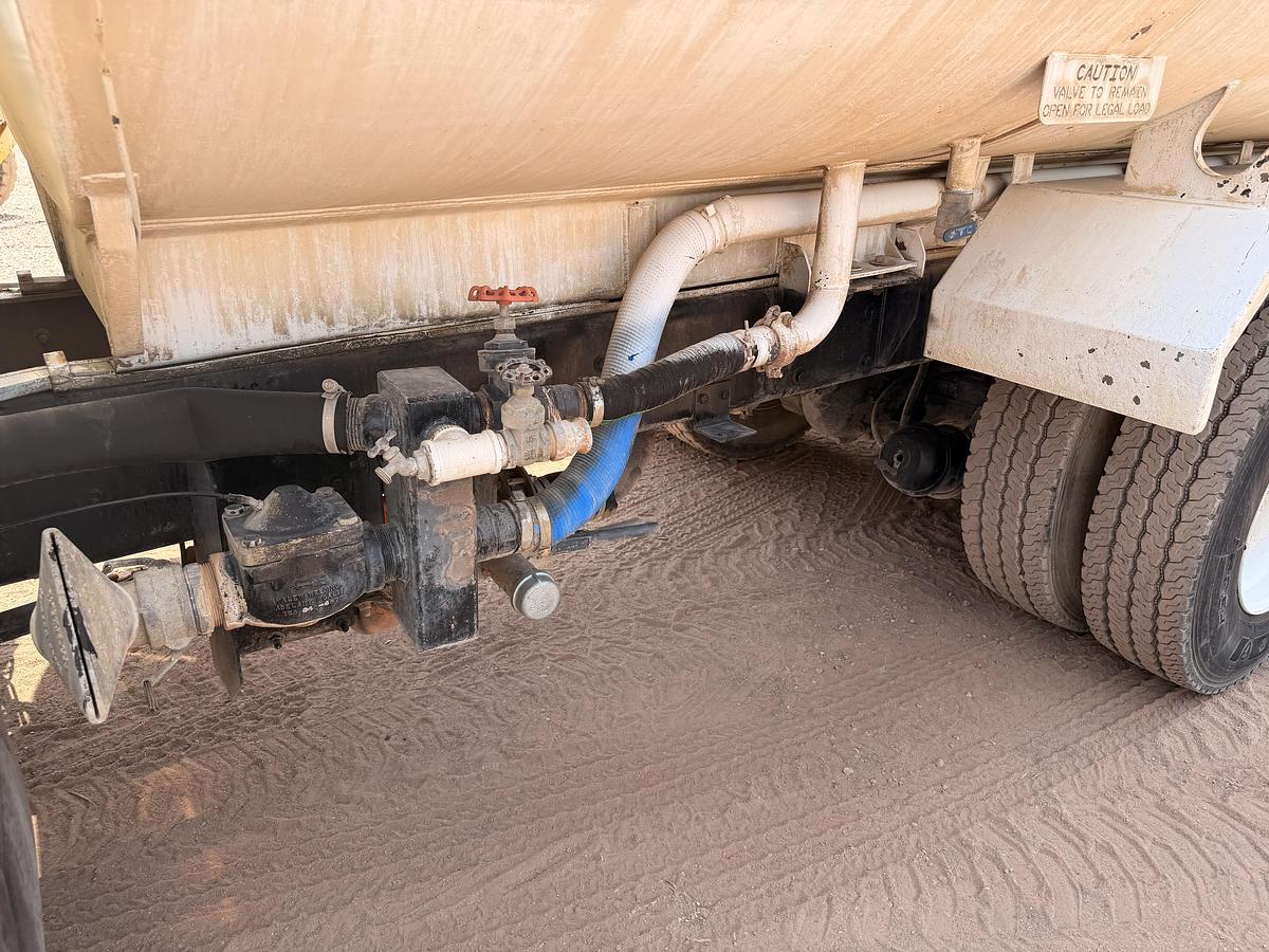 Used 2007 International 4000 Gallon Water Truck