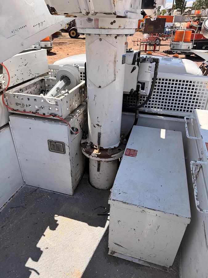 Used 2016 Ford F-550 Bucket Truck