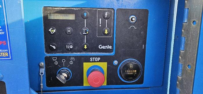 Used 2007 Genie Scissor Lift GS-4390