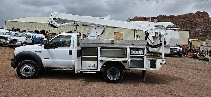 Used 2006 Ford Bucket Truck F550