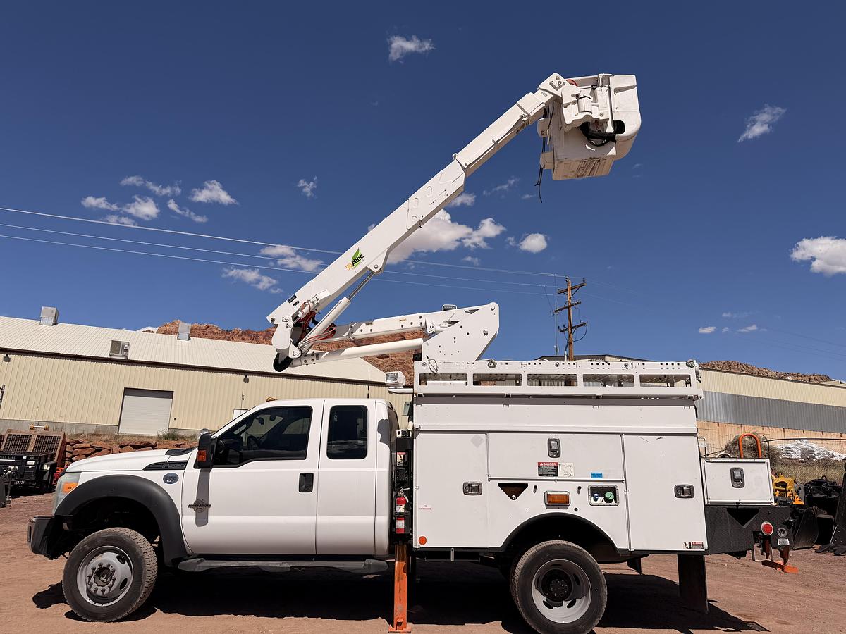 Used 2016 Ford F-550 Bucket Truck