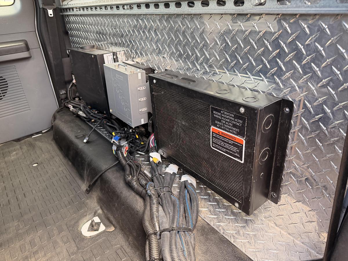 Used 2016 Ford F-550 Bucket Truck