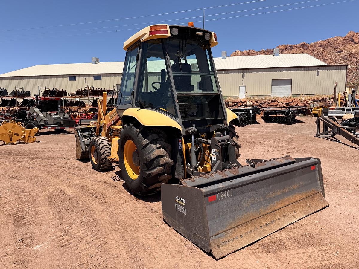 Used 2005 New Holland LV80 Skip Loader