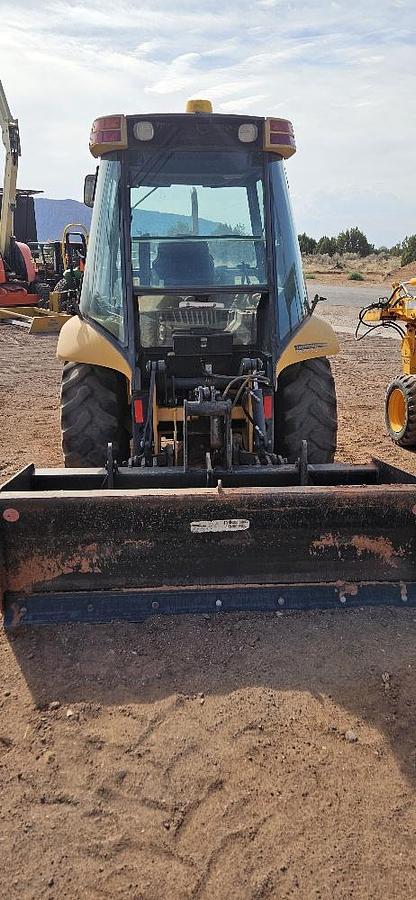 Used 2005 New Holland LV80 Grading Tractor