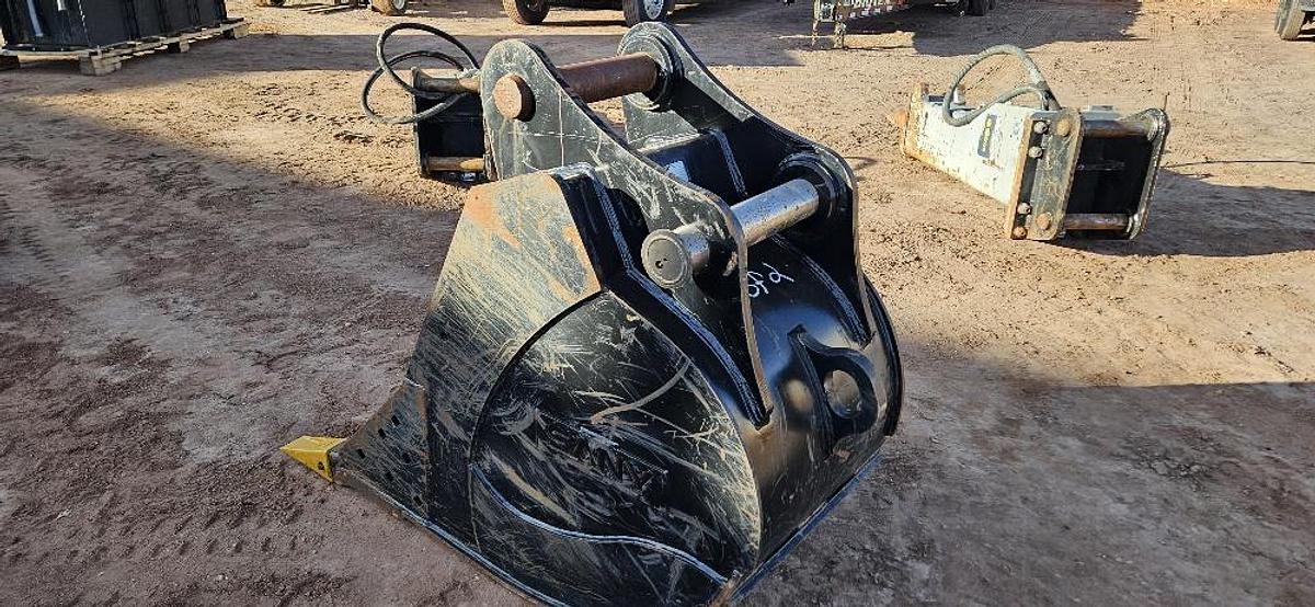 30" Excavator Bucket