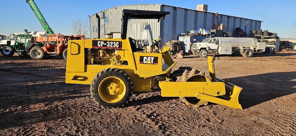 Used CAT Sheeps Foot Compactor