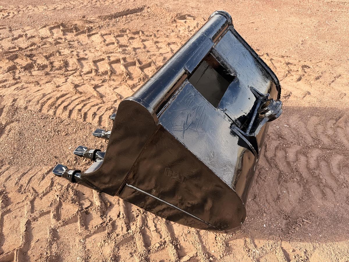 Used CAT Wain-Roy 36" Excavator Bucket