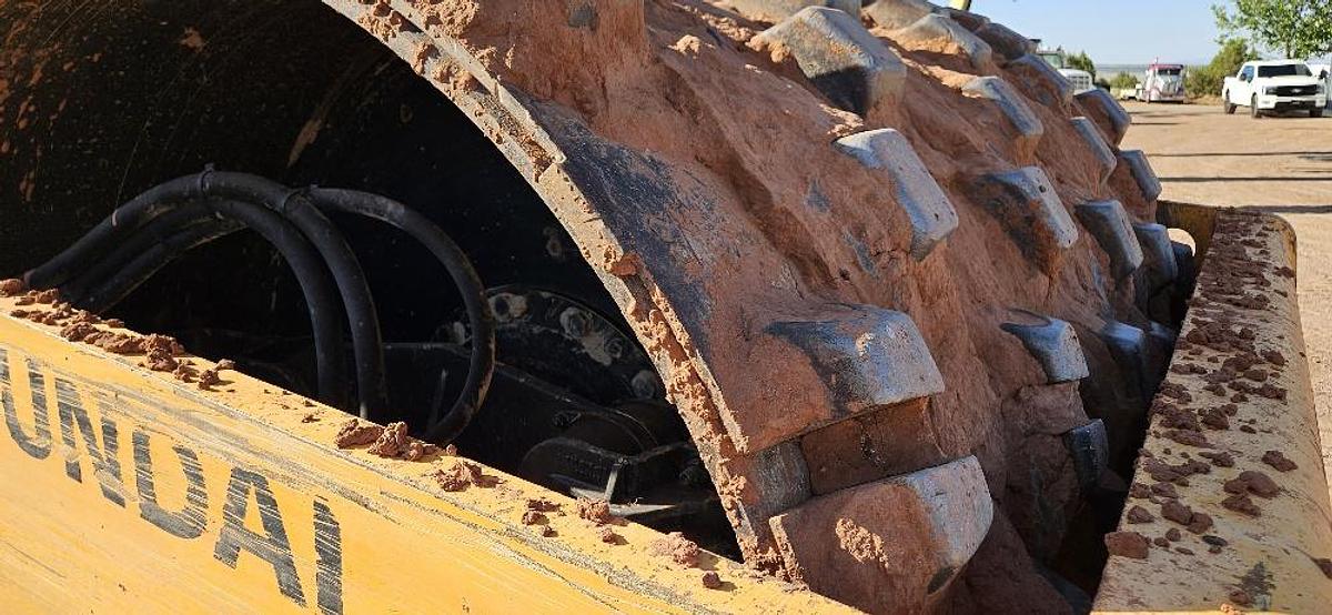 Used 2018 Hyundai Vibratory Roller Compactor