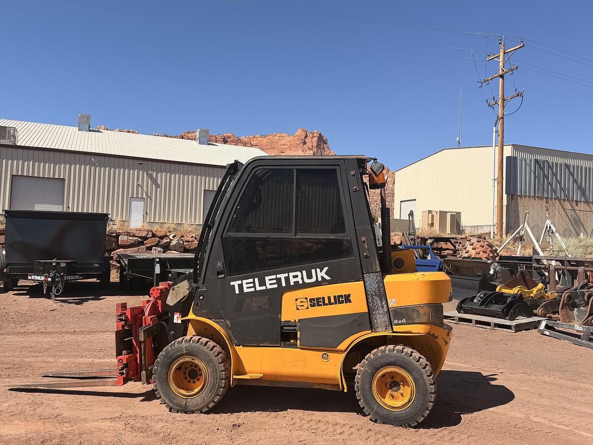 Used 2005 JCB TeleTruk Forklift