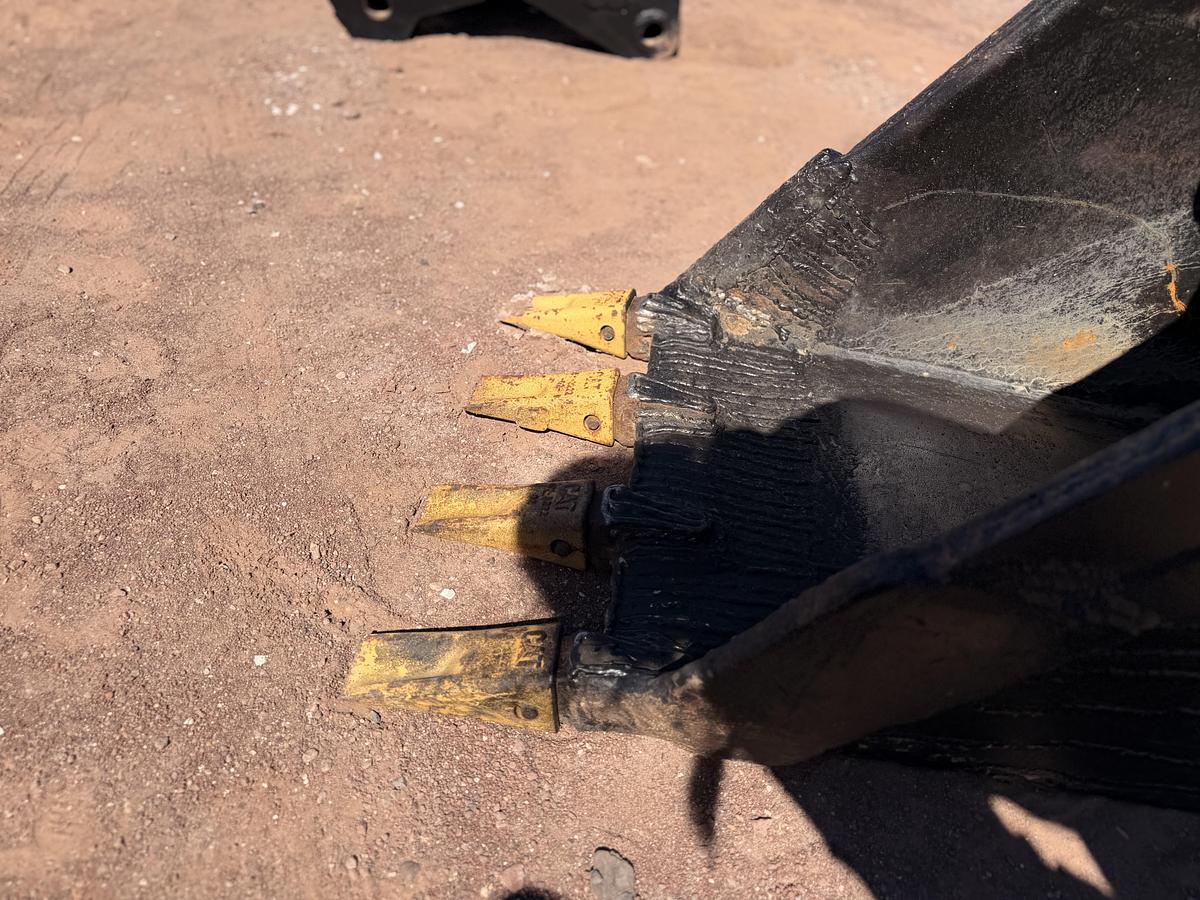 Used 24" Cat Excavator Bucket