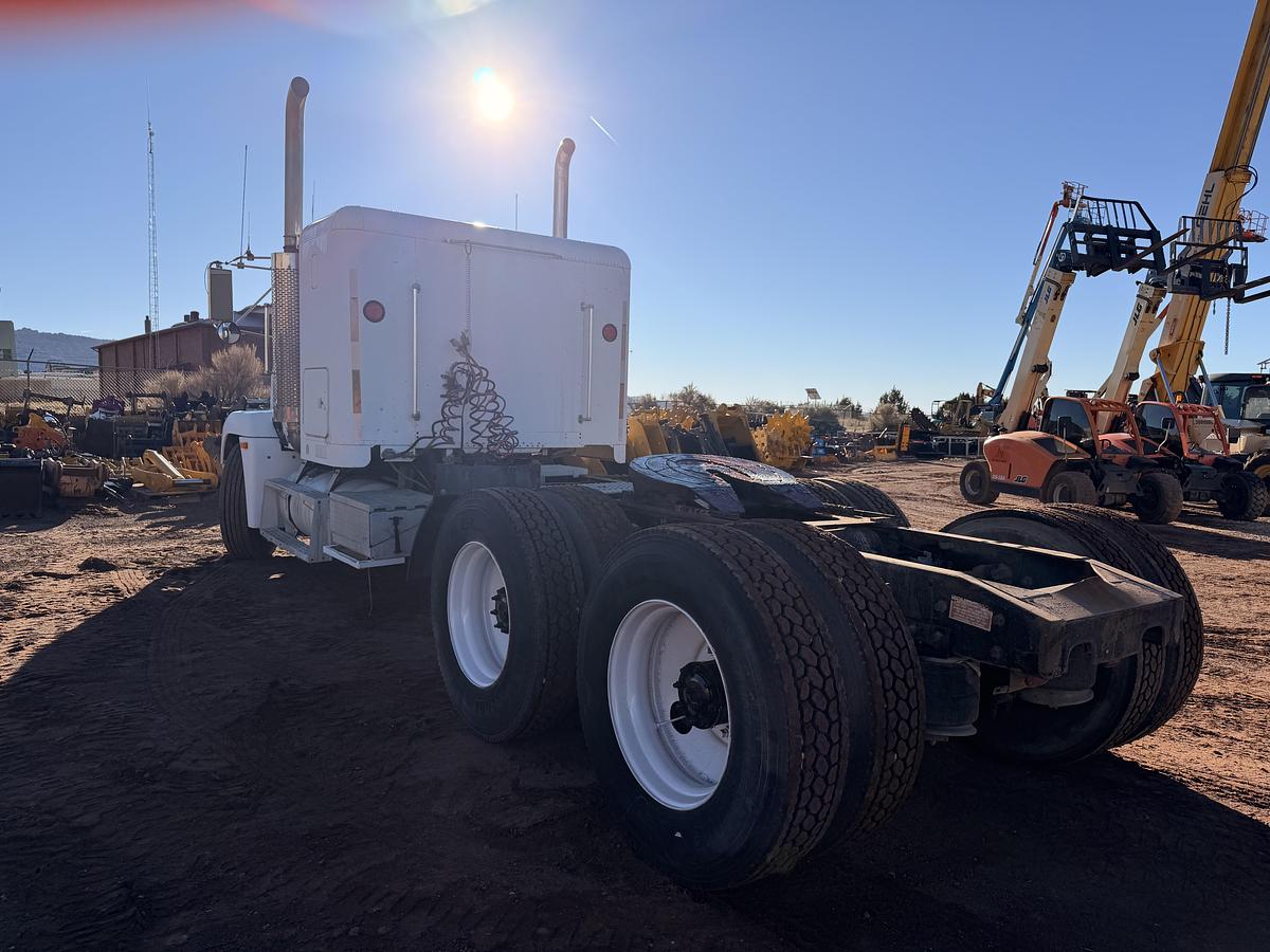 Used 1995 Freightliner FLD120 Truck
