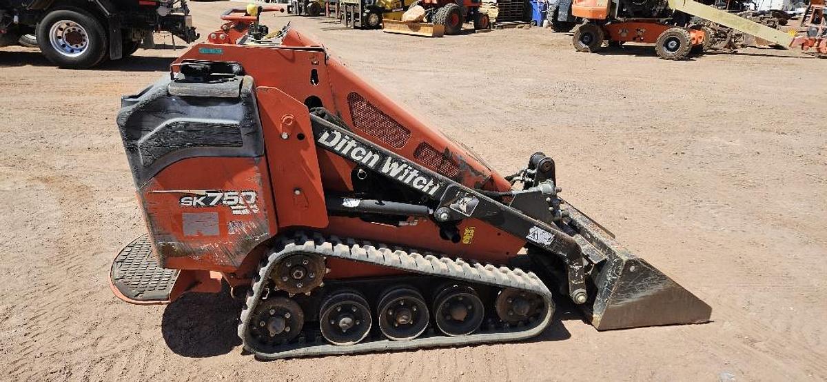 Used 2014 Ditch Witch Mini Skid Steer