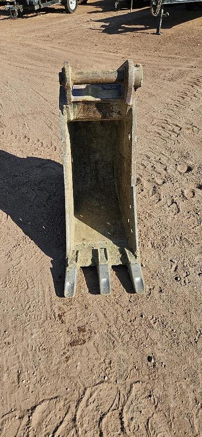Used 18" Excavator Bucket