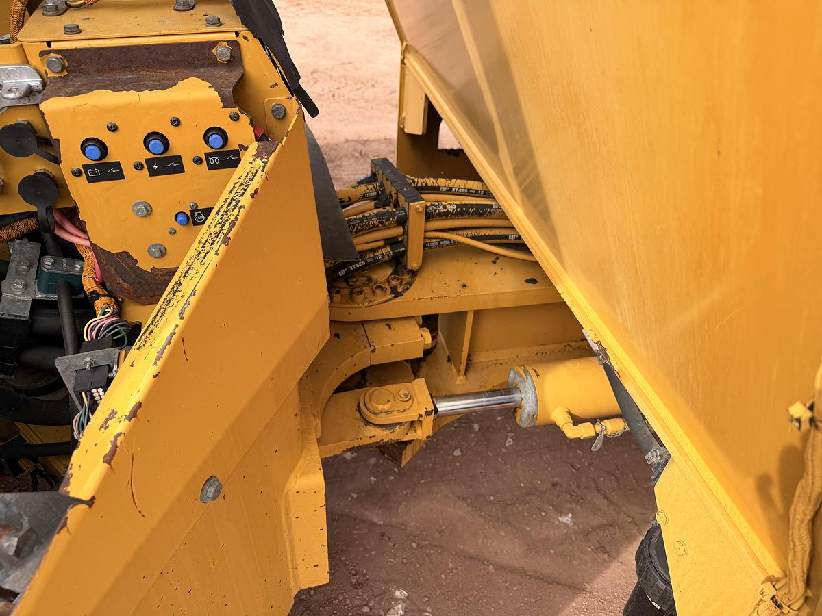 Used 2009 CAT Double Drum Roller