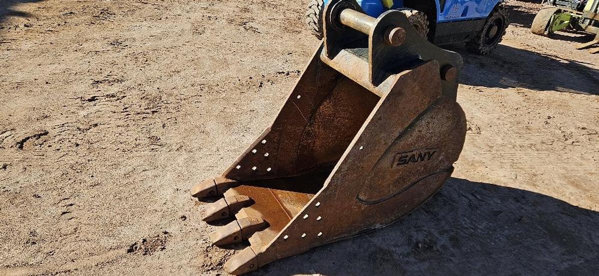 Used 30" Excavator Bucket