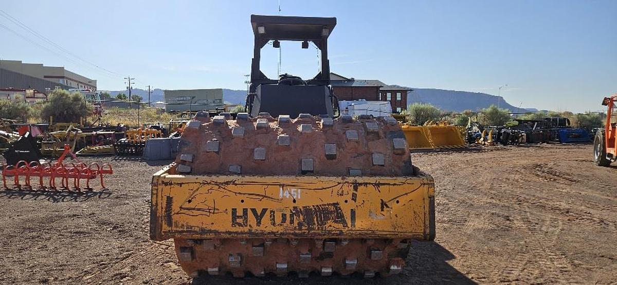 Used 2018 Hyundai Vibratory Roller Compactor