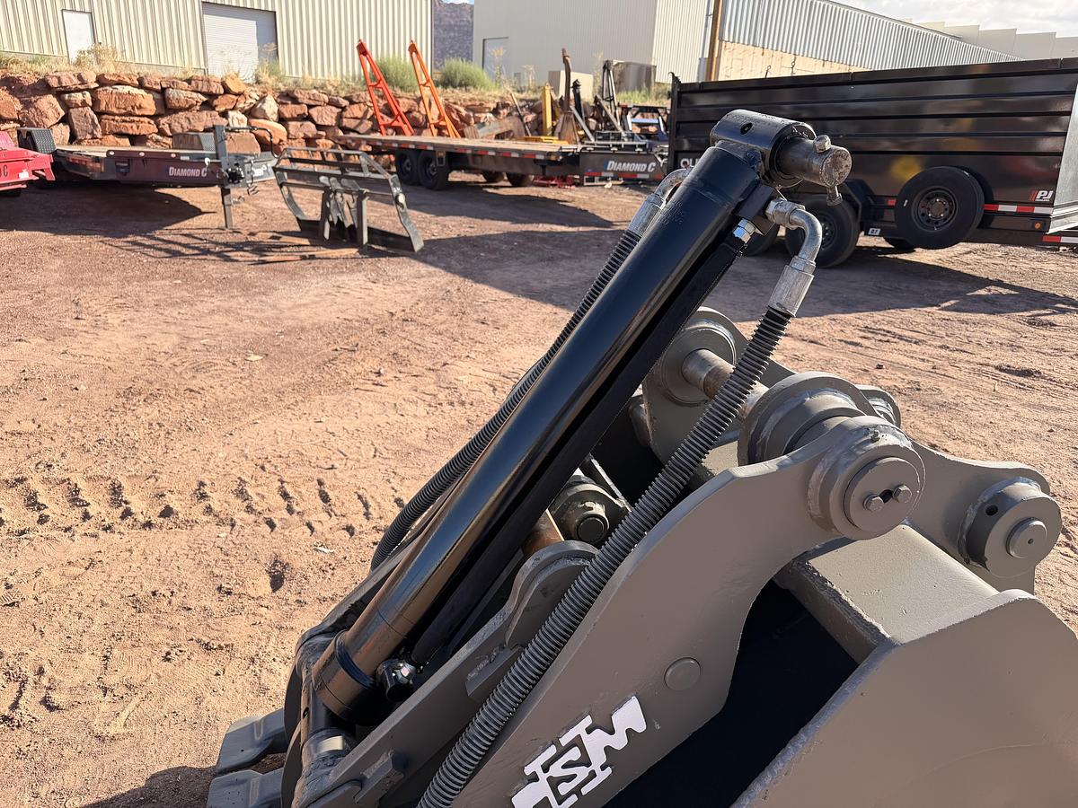 Used Excavator Progressive Link with Cylinder and 37" Bucket