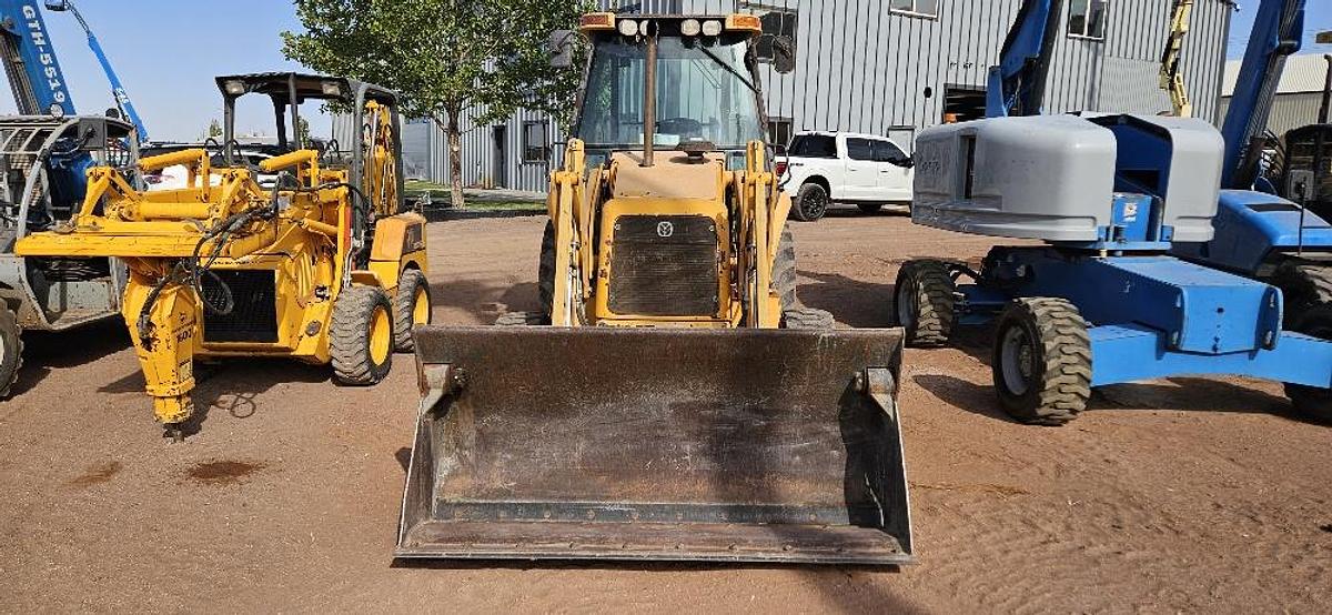 Used 2005 New Holland LV80 Grading Tractor