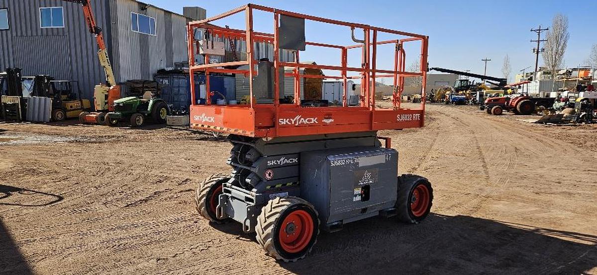 Used 2015 Sky Jack SJ6832 RET Scissor Lift