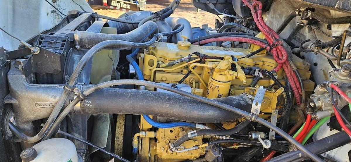 Used 2004 Freightliner Sweeper Truck