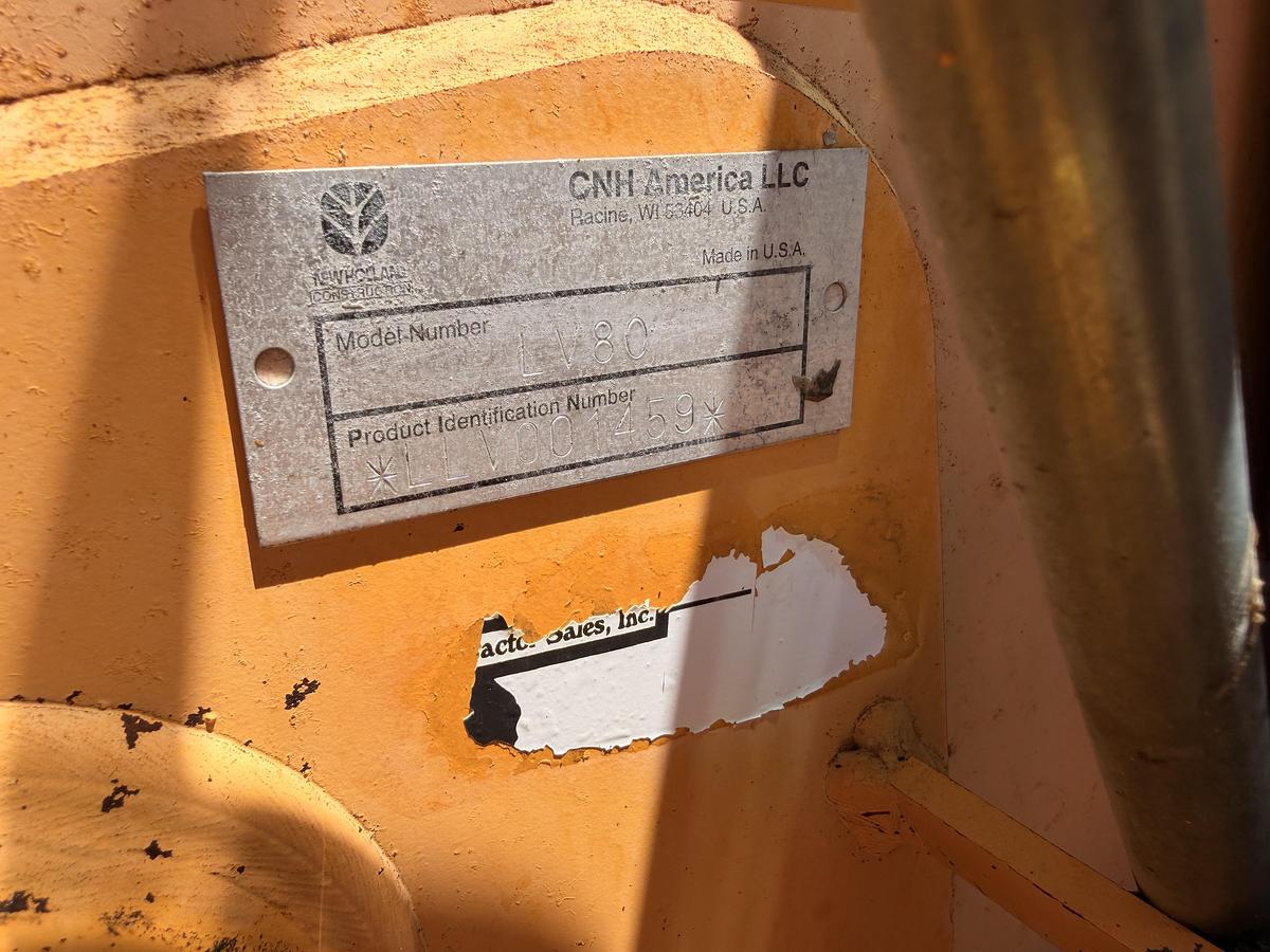 Used 2005 New Holland LV80 Skip Loader