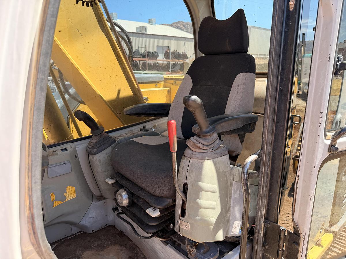 Used 2001 Kobelco 135 SR Excavator