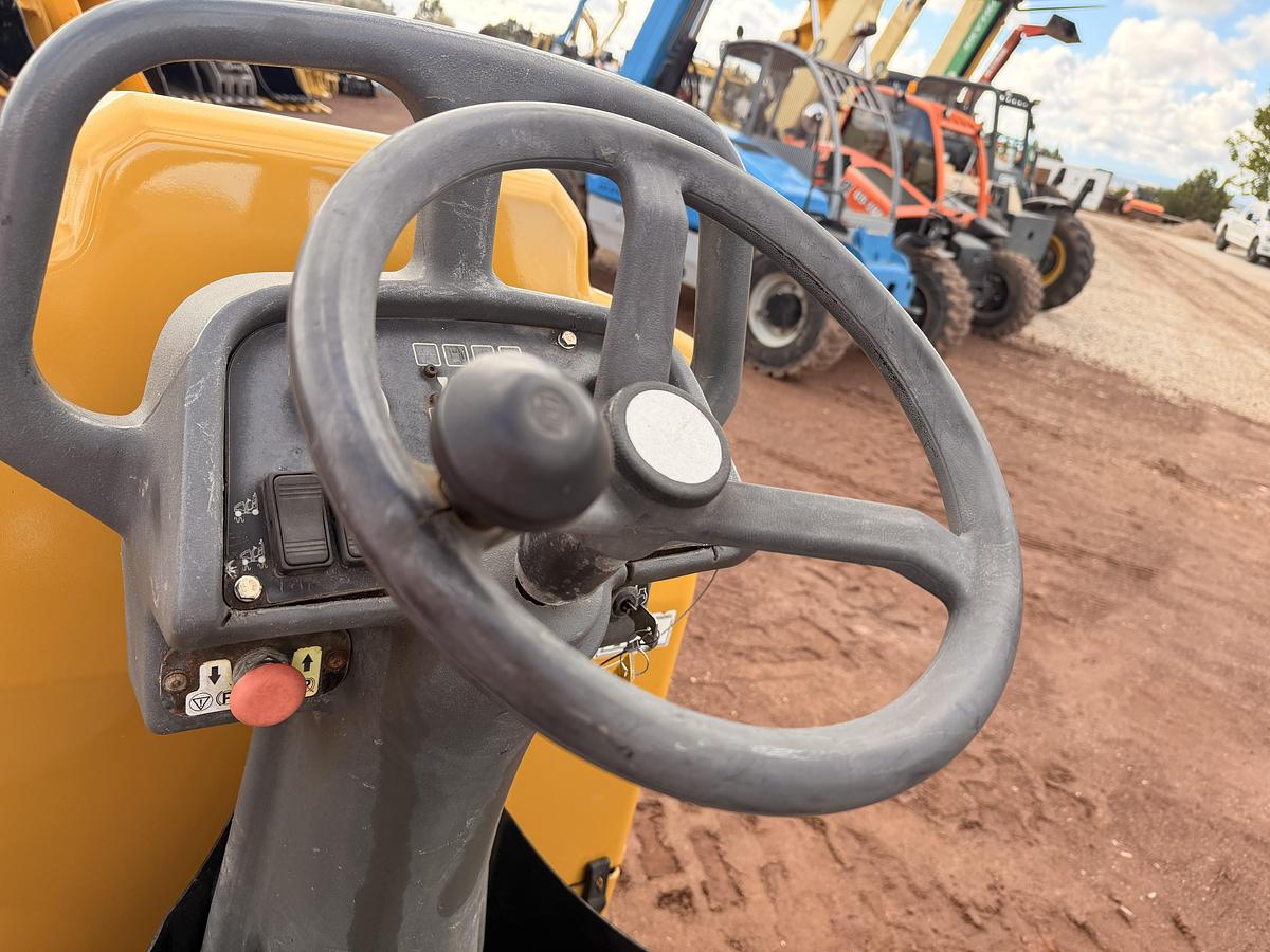 Used 2013 CAT Smooth Drum Roller