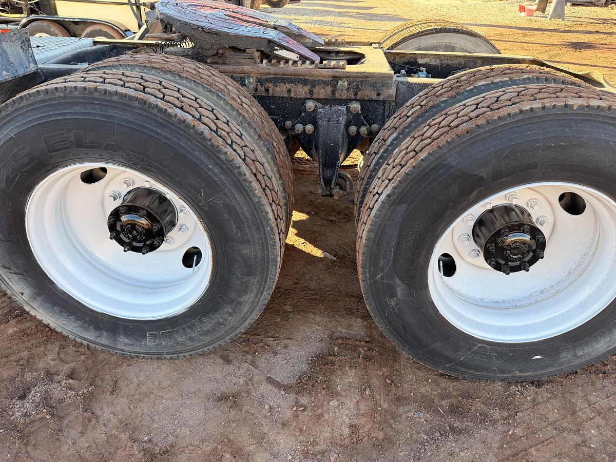 Used 1995 Freightliner FLD120 Truck
