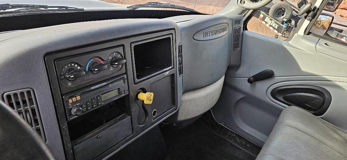 Used 2002 International 4300 DT 466 Dump Truck