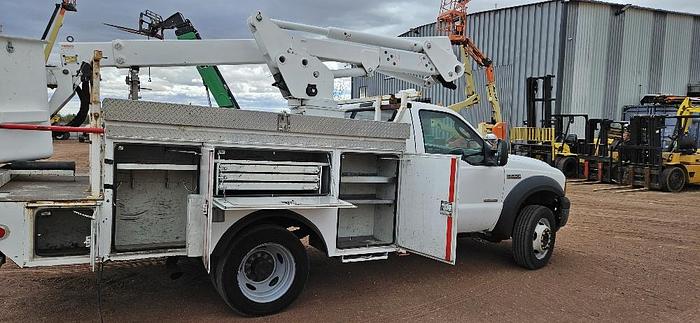 Used 2006 Ford Bucket Truck F550