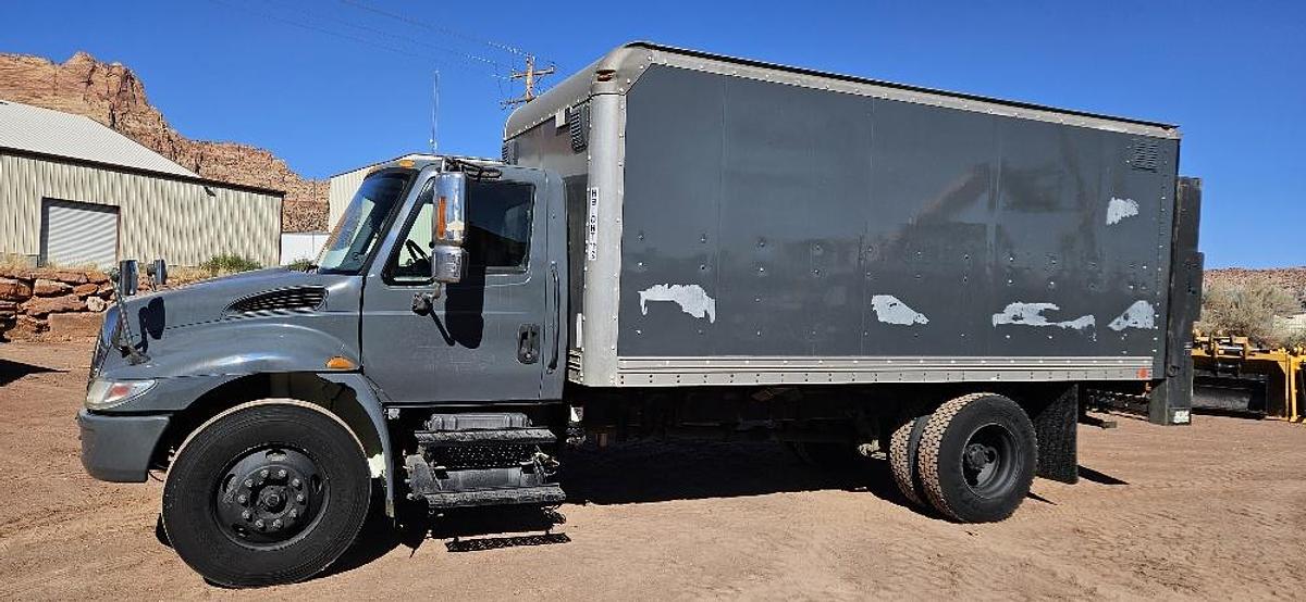 Used 2005 International Box Truck