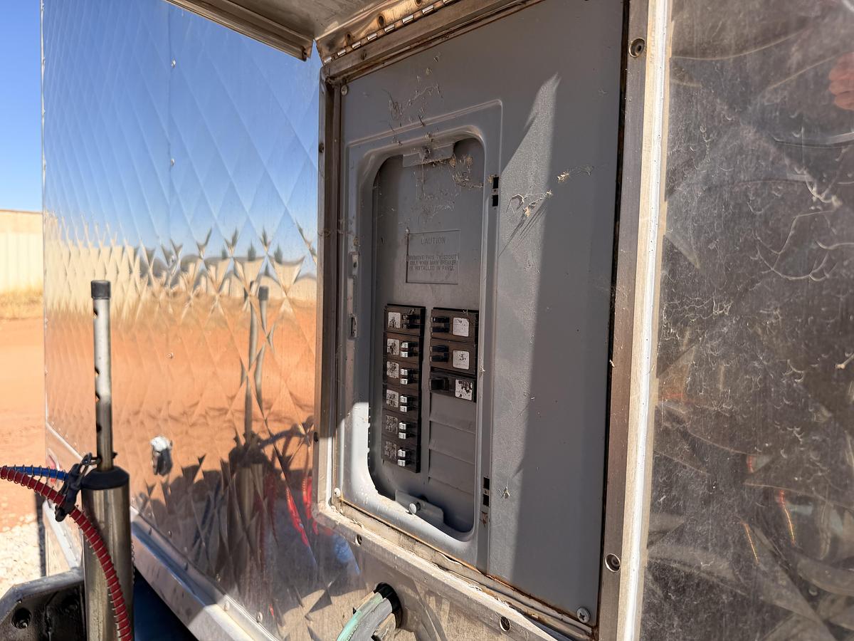 Used 2014 International Changing Room/Restroom Truck