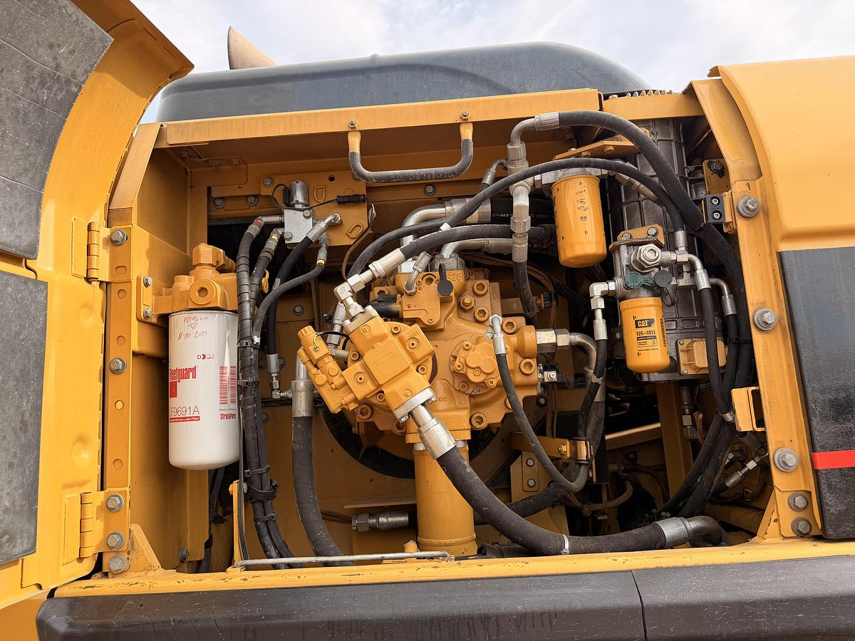 Used 2009 CAT 330D Excavator 