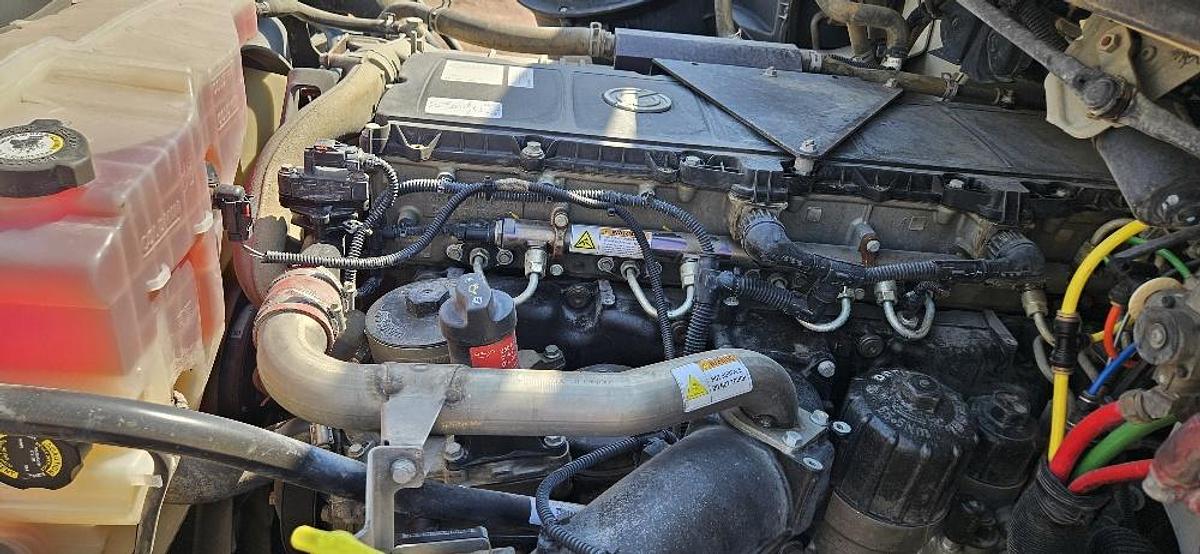 Used 2013 Freightliner M2 112 Flatbed Truck