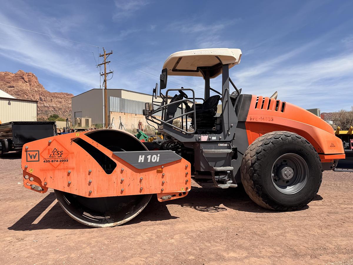 Used 2018 Hamm Smooth Drum Roller