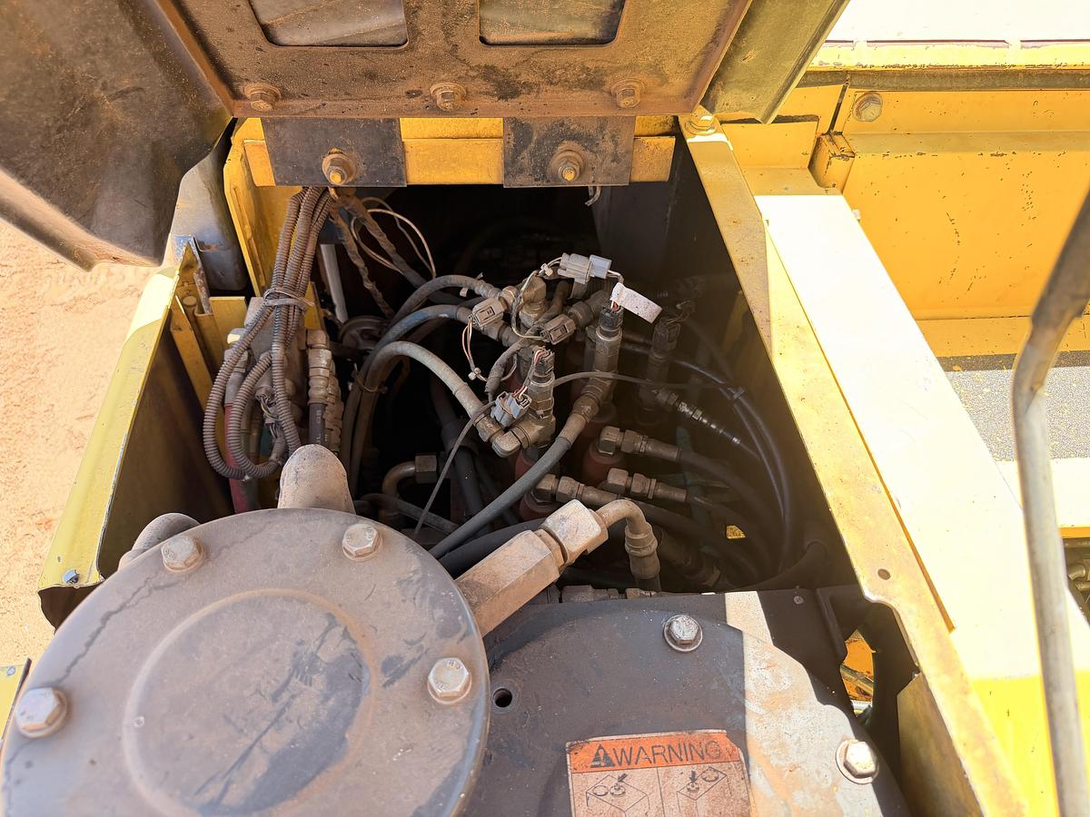 Used 2001 Kobelco 135 SR Excavator