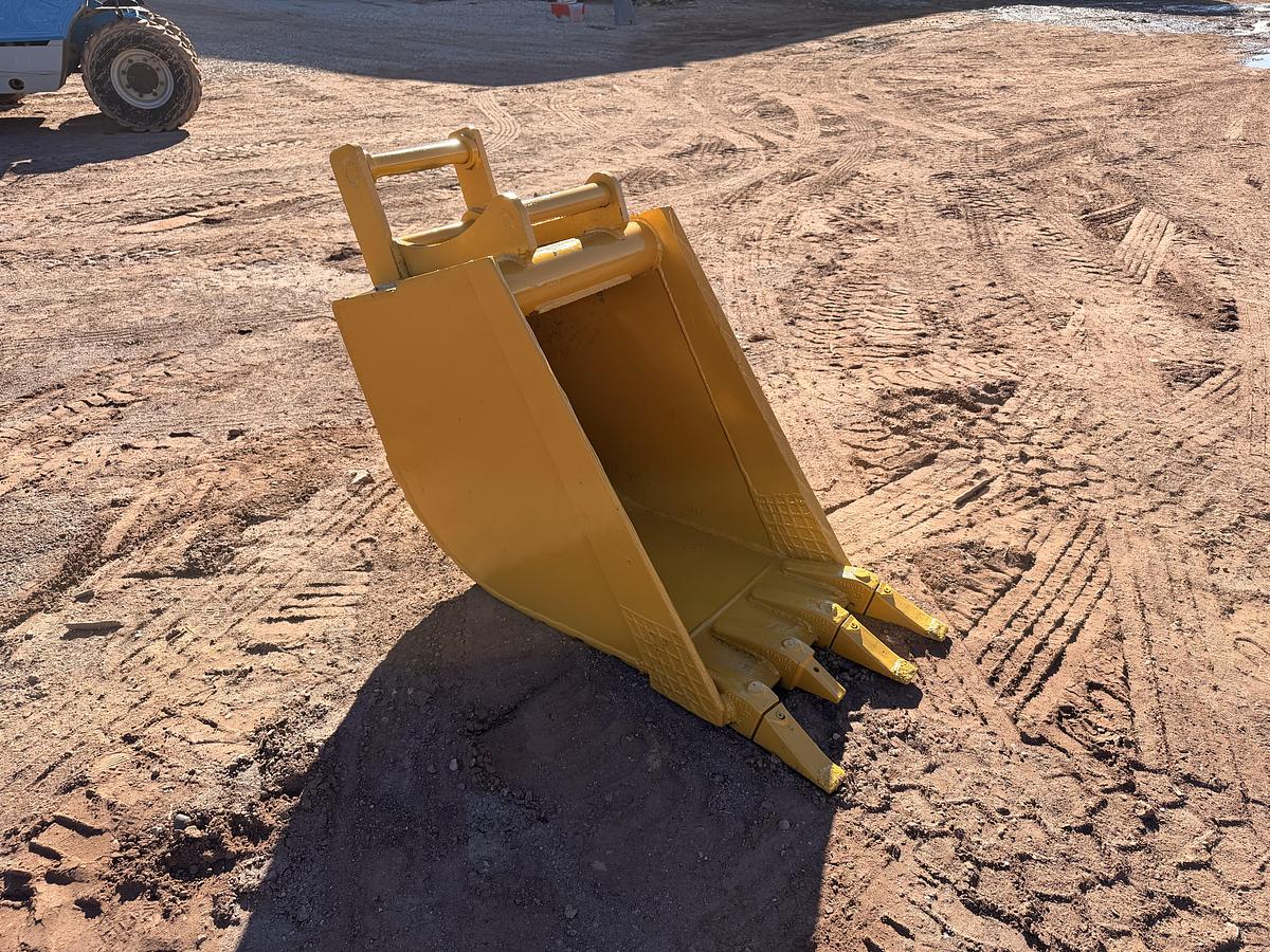 Used 24" Excavator Bucket
